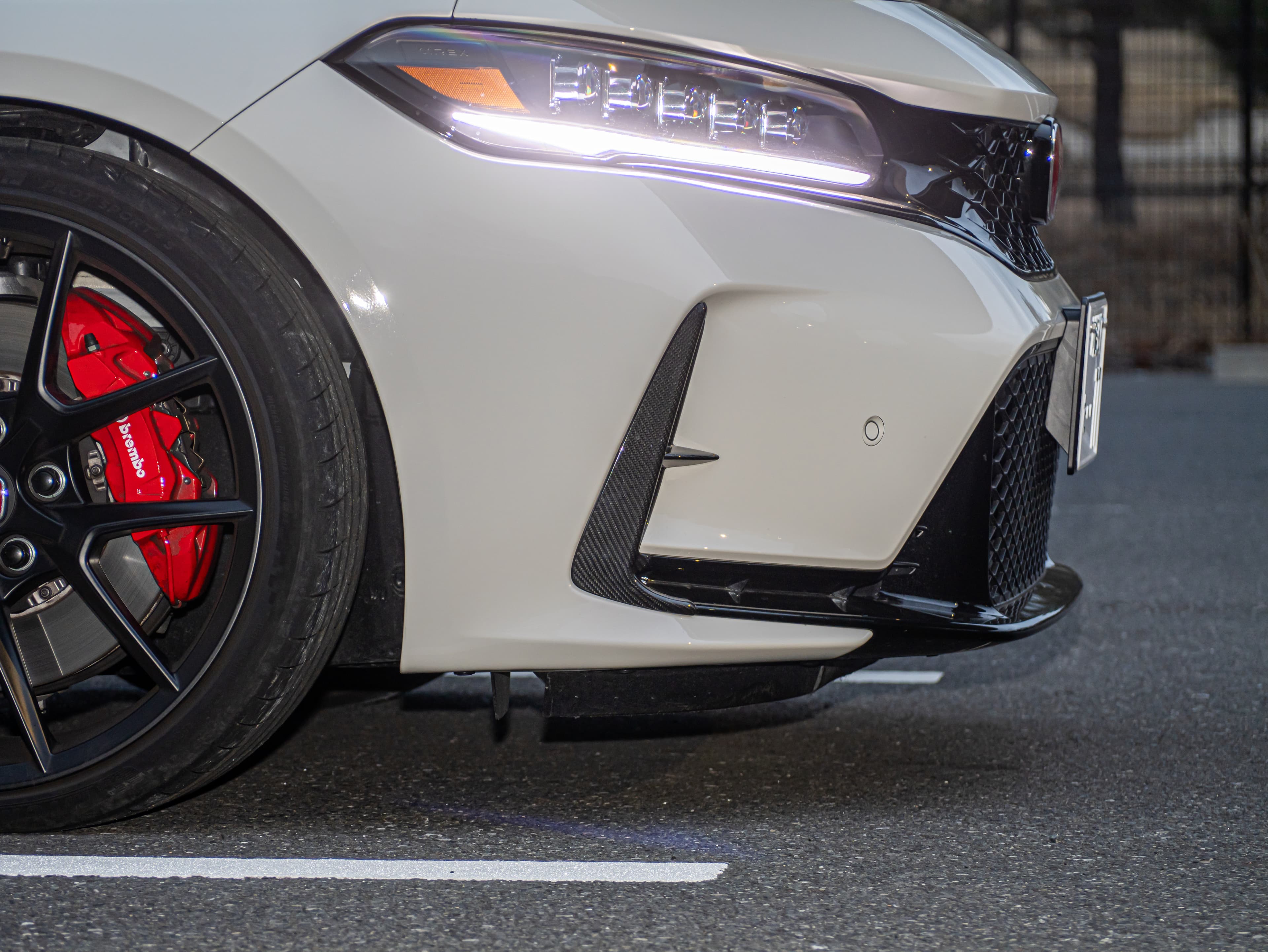 ドライカーボンとは