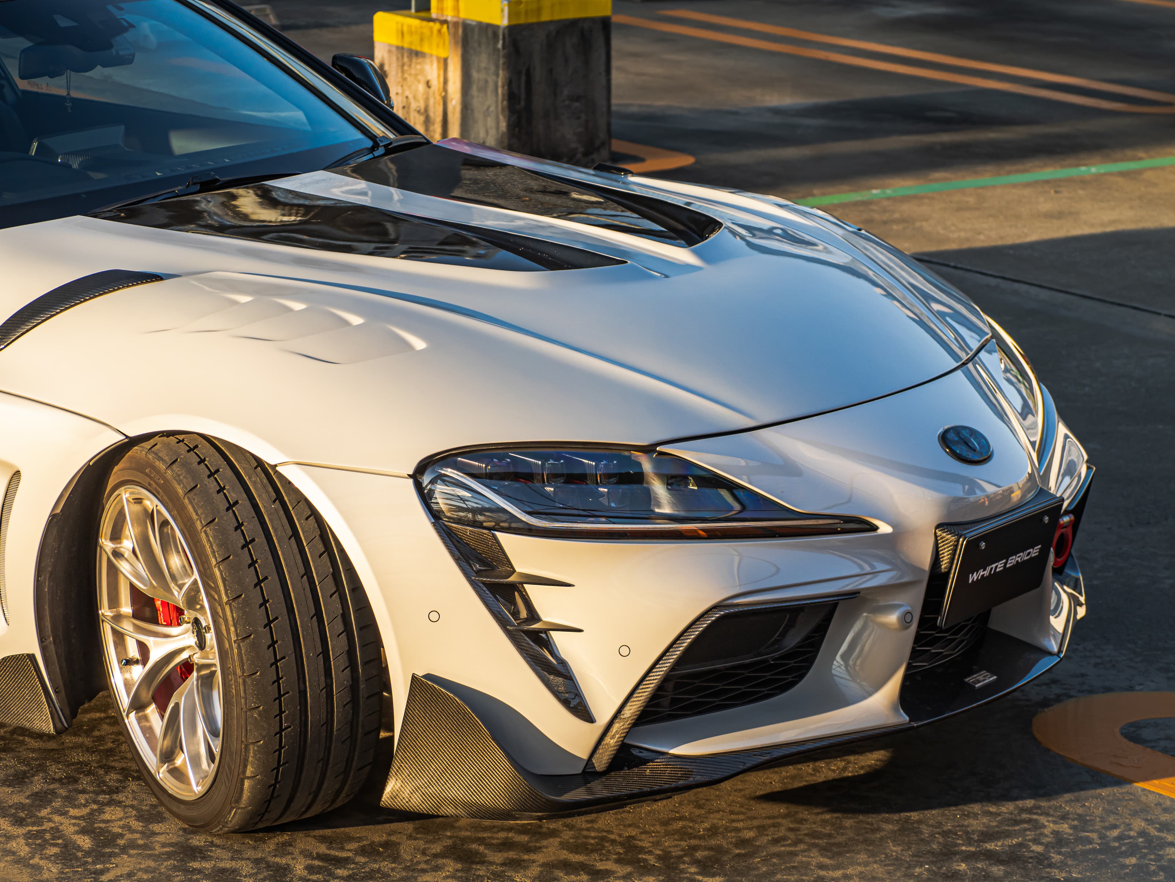 TOYOTA GR Supra向けドライカーボン製品