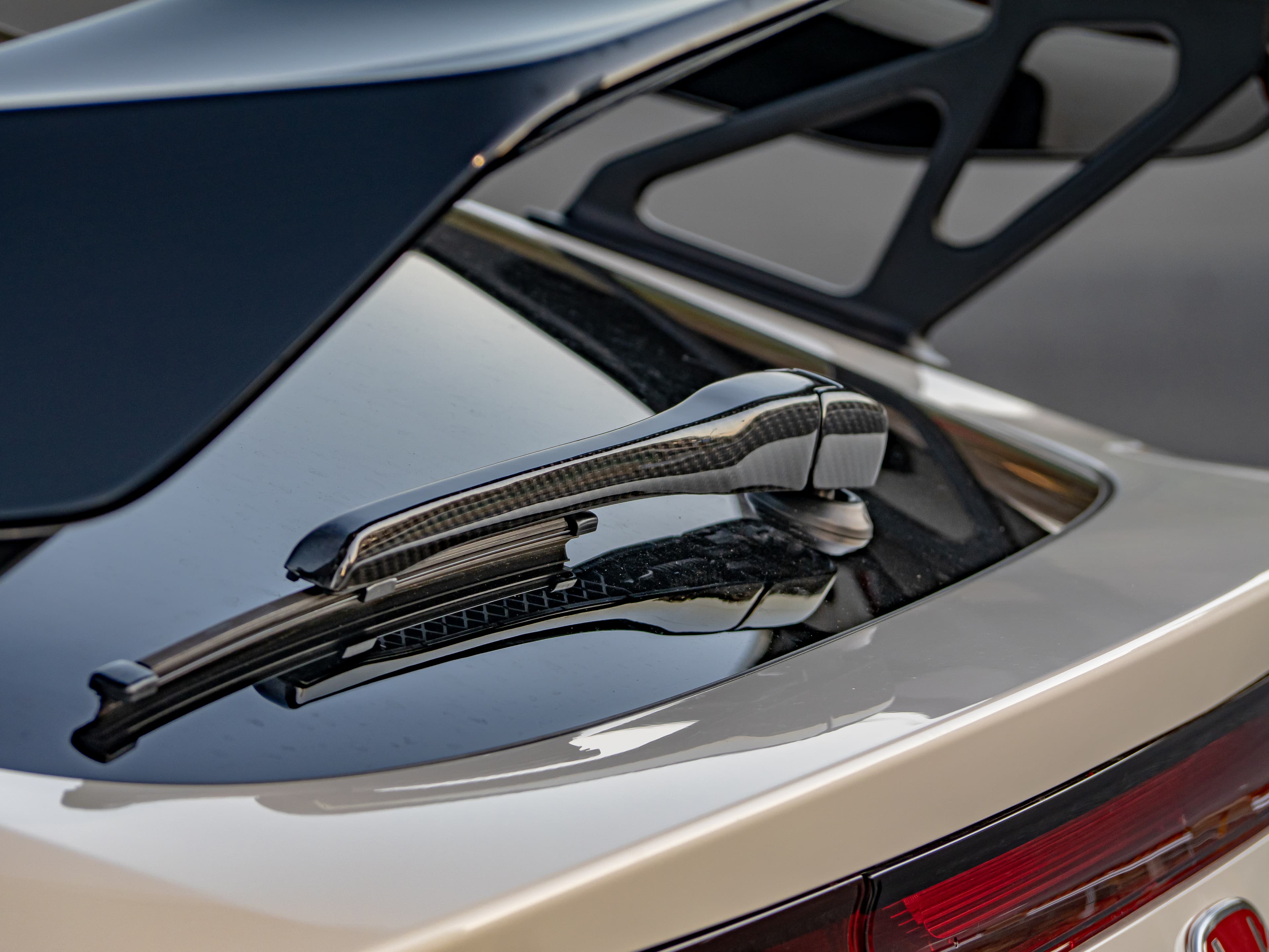 リアディフューザーとカーボンパーツ